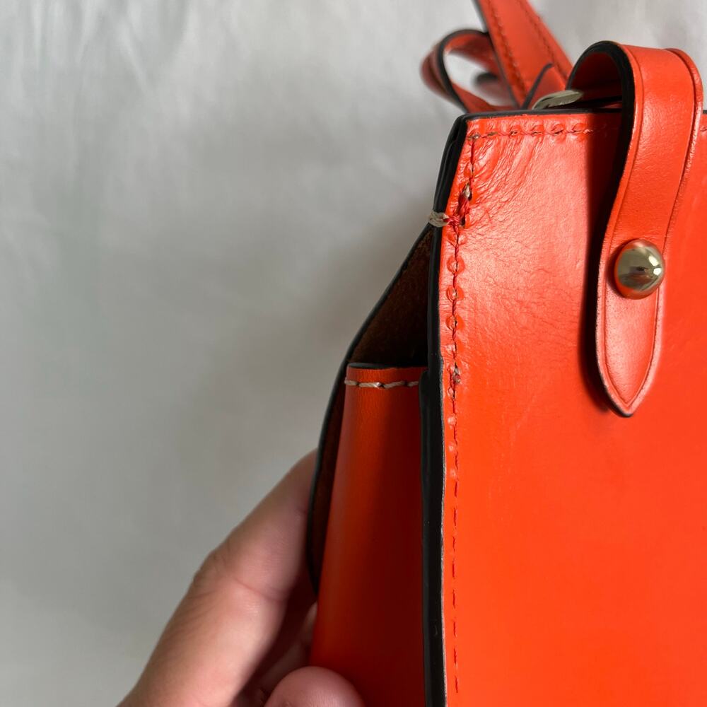 Dooney & Bourke Alto Orange Leather Saddle Crossbody Bag Purse - Picture 4 of 10